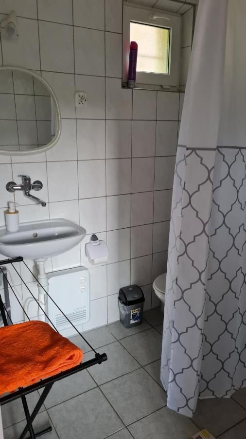 Wilawianki - Domki Nad Jeziorem Lubowo Apartment *